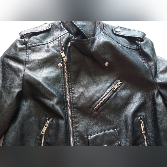 Jhichic Vegan Black Leather Moto Biker Jacket Size L Belted Zip Pockets Lined - Picture 4 of 11